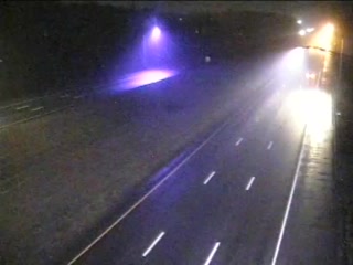 CAM 45 Farmington I-84 WB W/O Exit 37 - W/O Fieneman Rd. live webcam