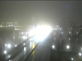 CAM 113 East Hartford RT 2 WB W/O Exit 3 - E. River Dr. live webcam