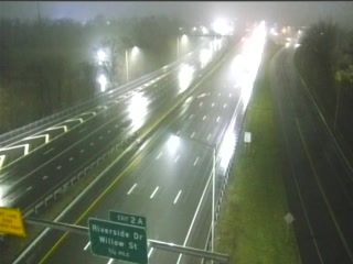 CAM 115 East Hartford RT 2 EB W/O Exit 5 - Pitkin St. live webcam