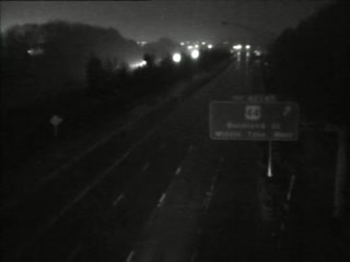 CAM 6 Manchester I-84 WB E/O Exit 62 & 60 - E/O Buckland St. live webcam