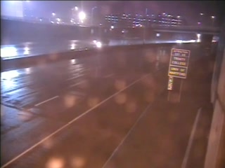 CAM 26 Hartford I-84 WB E/O Exit 48 - Trumbull St. live webcam