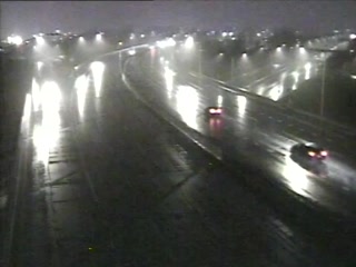 CAM 90 Hartford I-91 SB N/O Exit 26 - Rt. 5 & 15 live webcam
