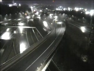 CAM 166 Waterbury RT 8 SB N/O Exit 30 - N/O I-84 next to Riverside St. live webcam