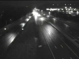 Cam 135 Waterbury I-84 WB @ Exit 25 East of Scott Rd live webcam