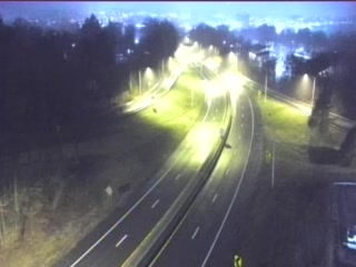 CAM 241 Middletown Rt 9 NB @ X22 (Silver St) live webcam