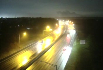 CAM 63 Milford I-95 SB Exit 38 - West River St. live webcam