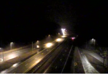 CAM 185 Montville I-395 SB N/O Exit 6 - Montville Rest Area live webcam